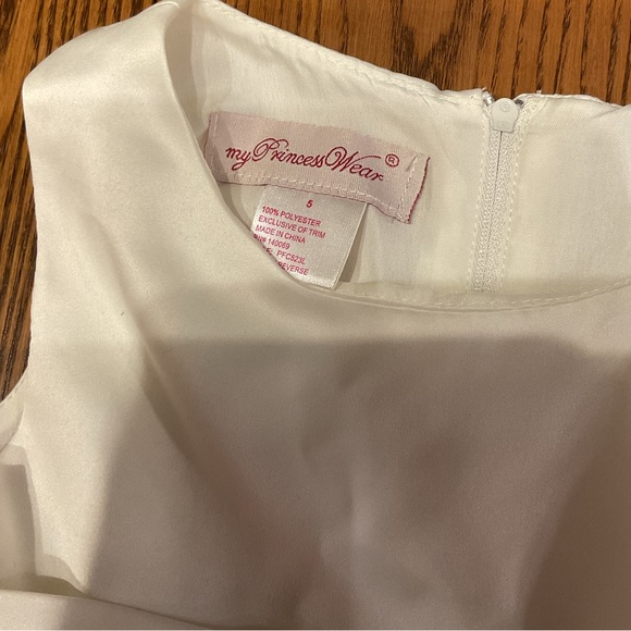 Cream colored flower dress - Picture 2 of 3